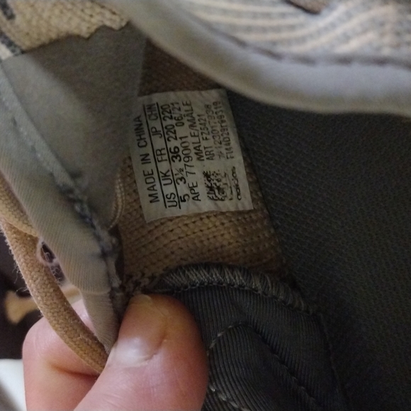 Adidas Yeezy boost - Picture 5 of 5